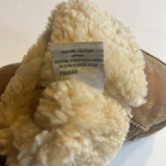 UGG Classic Tall boots genuine leather upper in chestnut brown sheepskin lining - Picture 13 of 16